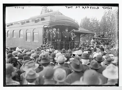 Taft on campaign train at Redfield