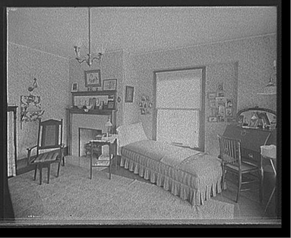 [Detroit, Mich., residence of A.E. Silk, bedroom], [between 1900 and 1910] — historic photograph