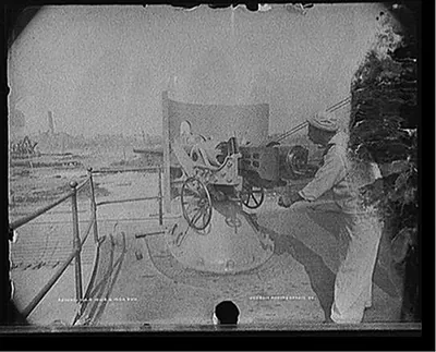 U.S.S. Iowa, 4 inch gun