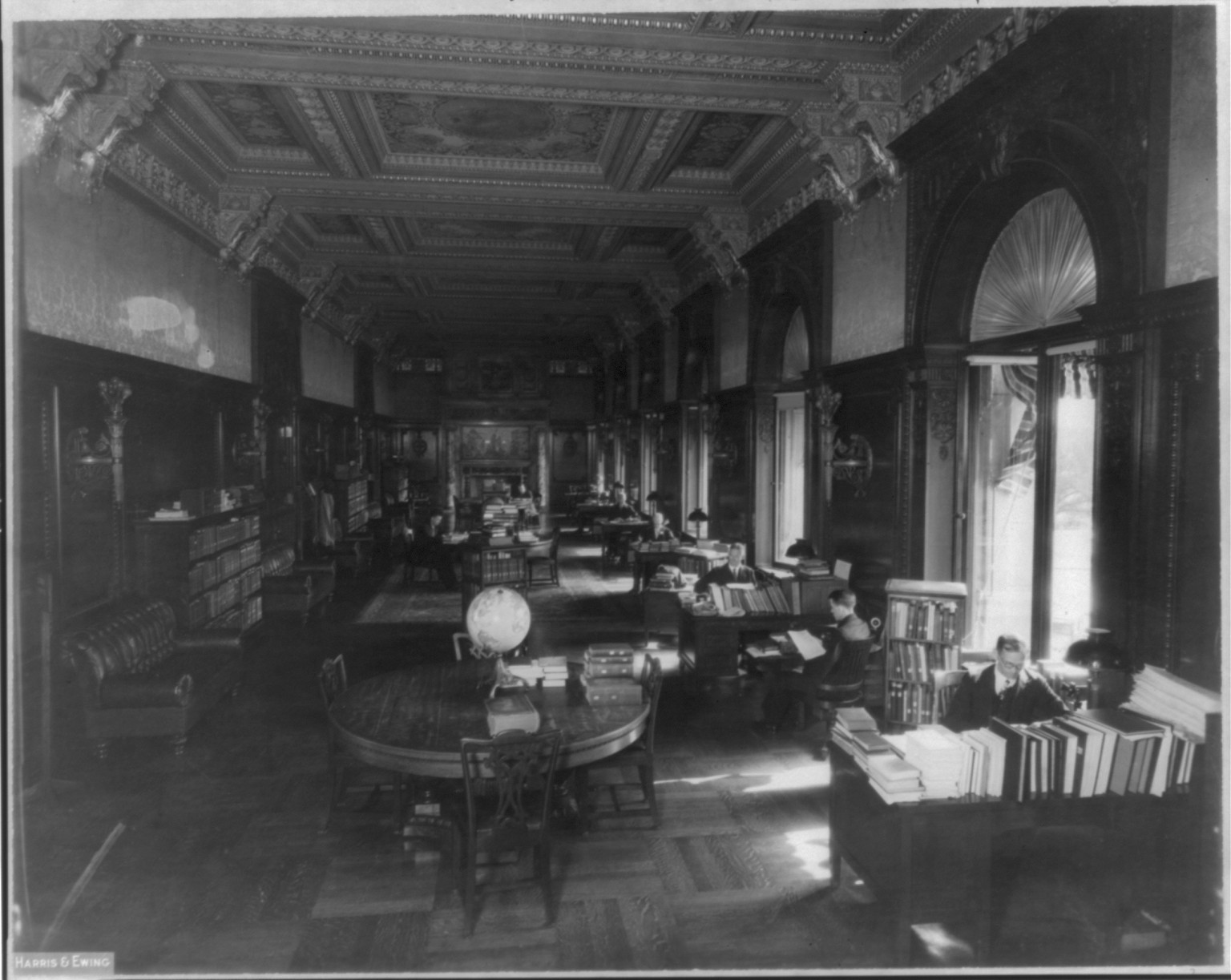 Library of Congress. Congressional Reading rooms. House of Representatives Reading Room, [no date recorded on caption card] — historic photograph