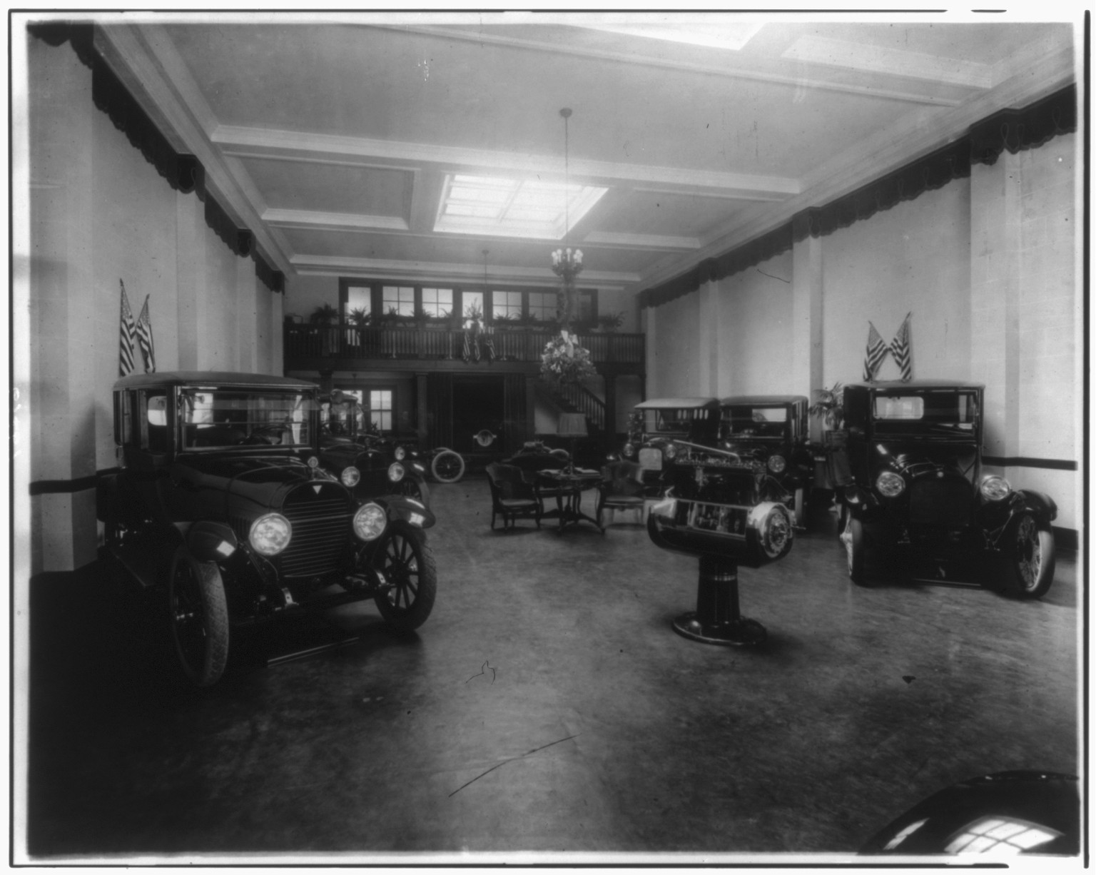 Automobile showroom (Hudsons on left), [191-?] — historic photograph