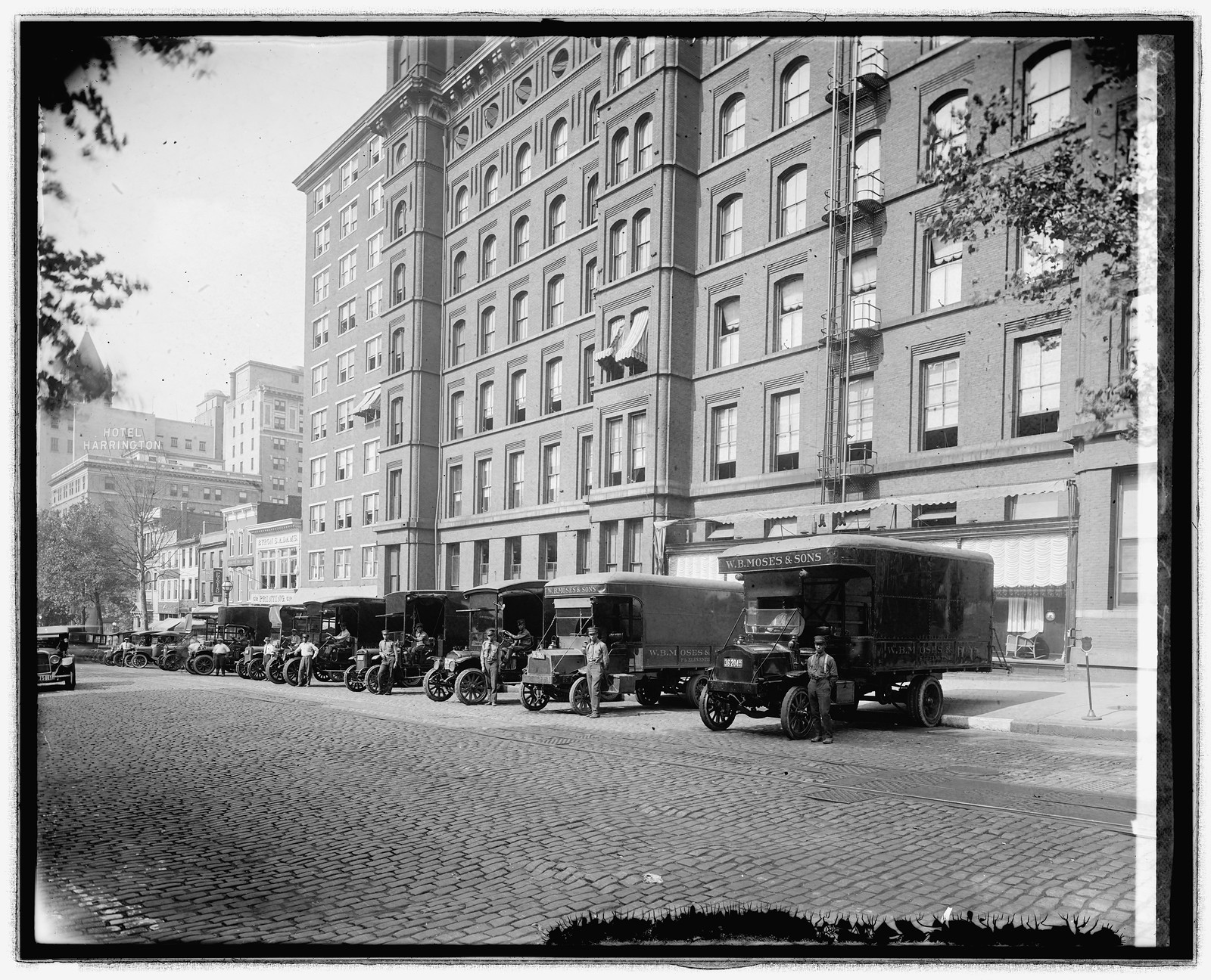 W.B. Moses & Sons Co., [Washington, D.C.], automobiles, [between 1910 and 1920] — historic photograph