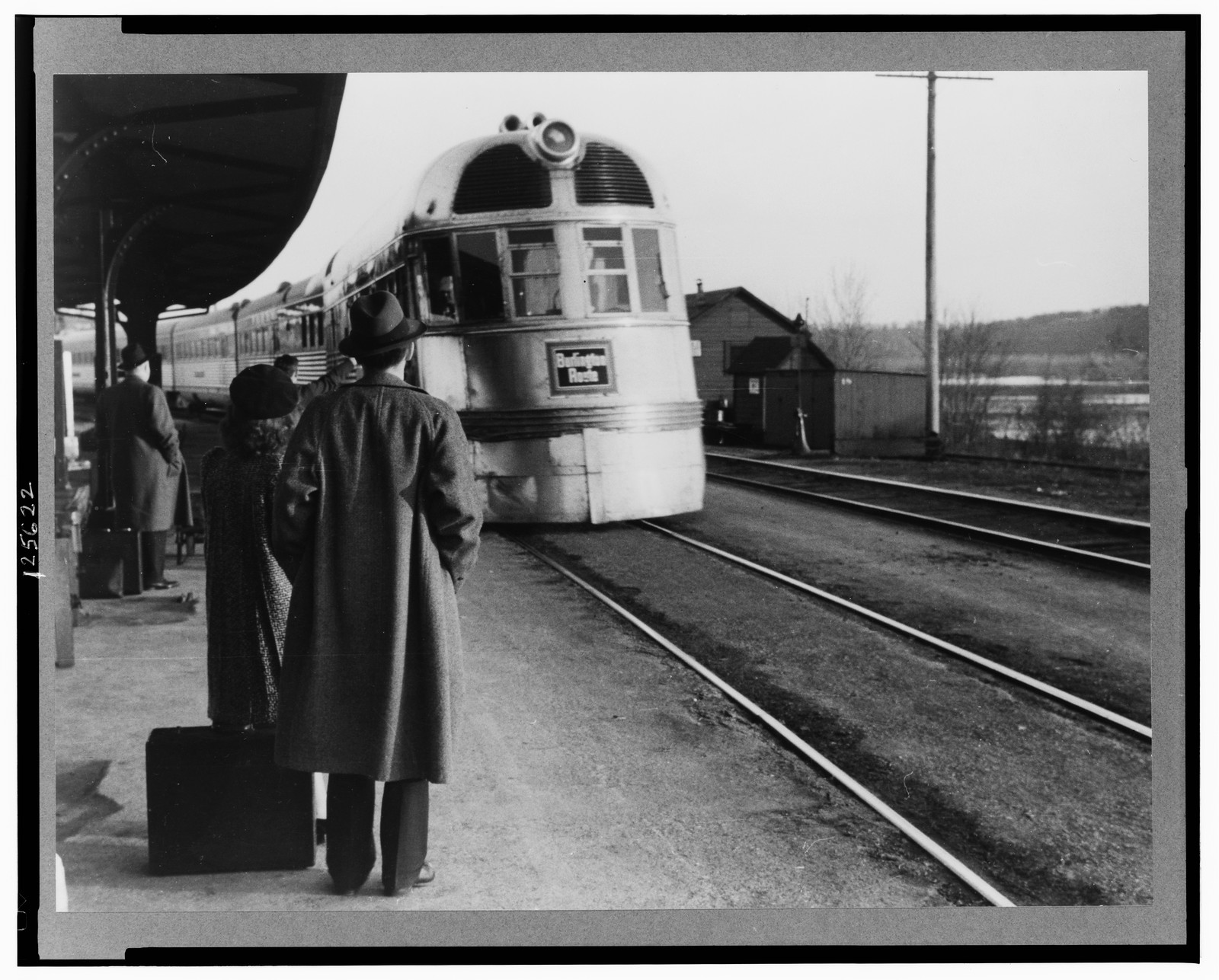 The Burlington Zephyr. East Dubuque, Illinois, 1940 Apr. — historic photograph