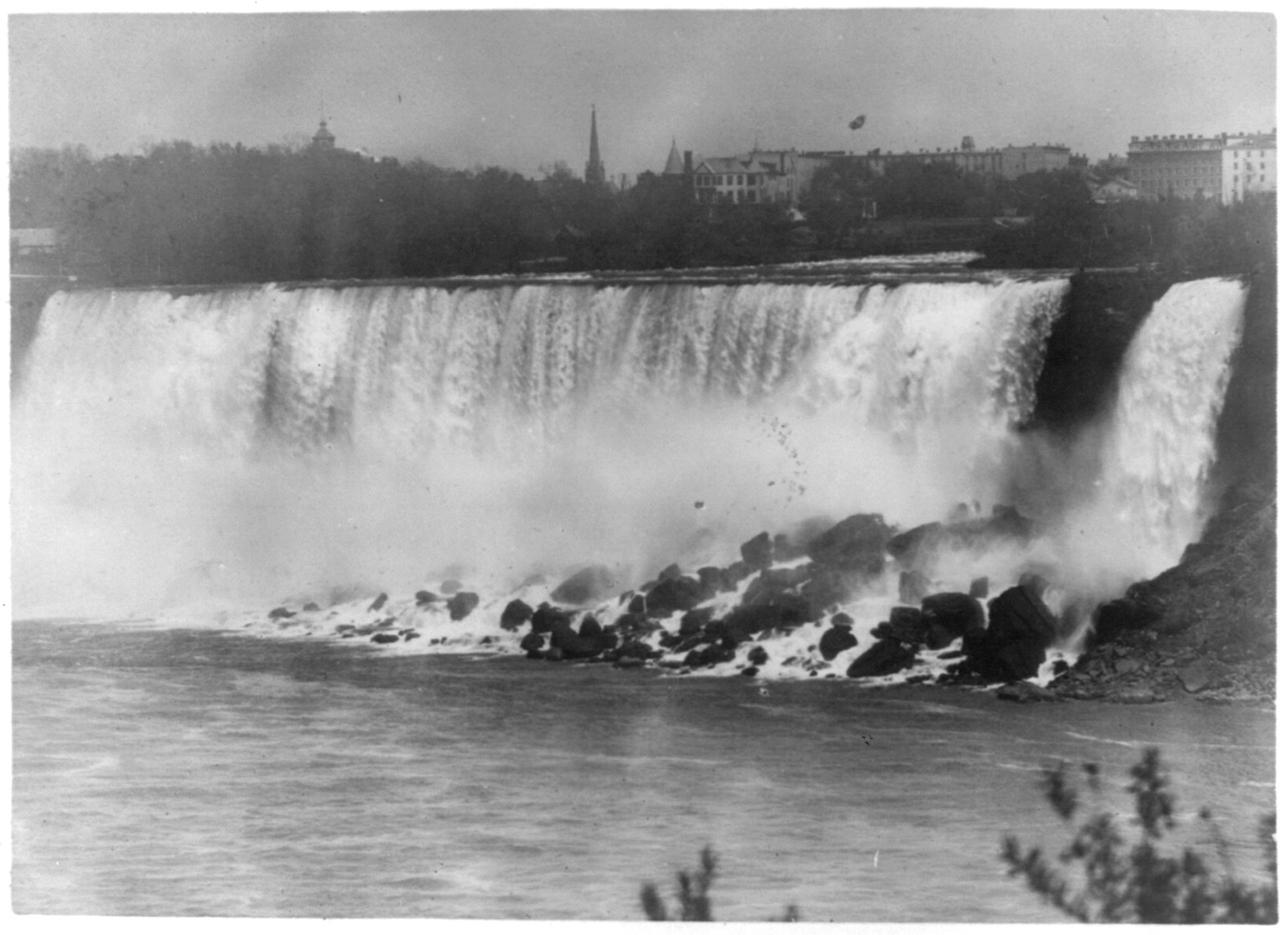 [View of Niagara Falls], [ca. 1900] — historic photograph