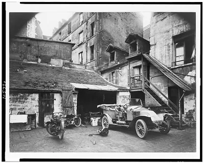 Cour, Rue de Valence