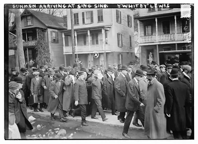 Gunmen arriving at Sing Sing