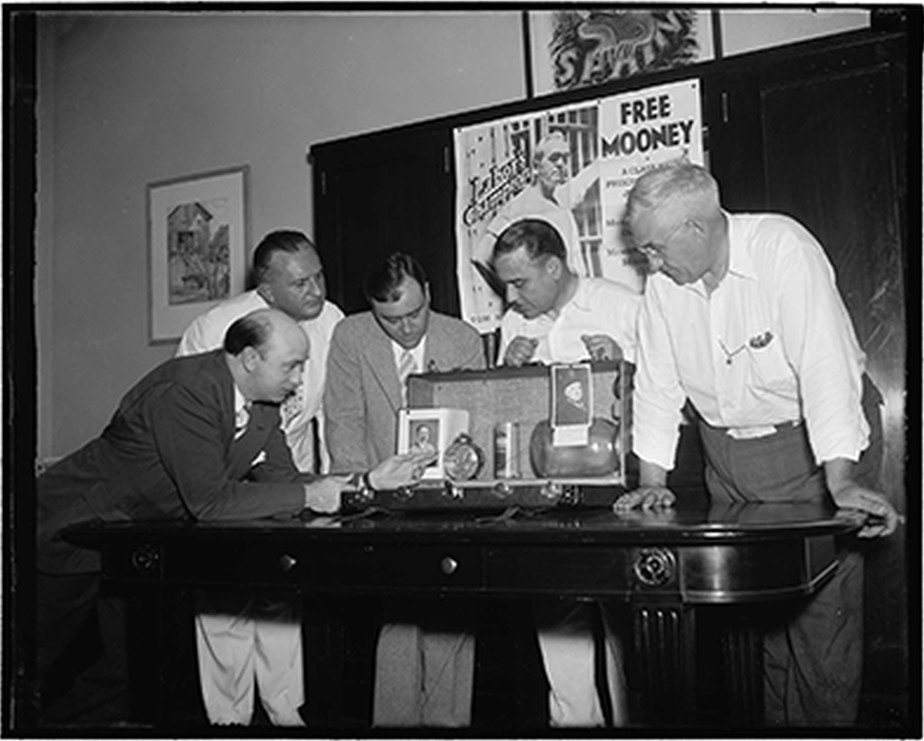 Antique Portrait - Washington DC - New evidence in Tom Mooney case, [ca. 1939] — historic image