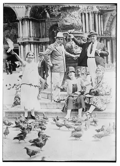 Gigli & wife -- D'E Curtiss & wife
