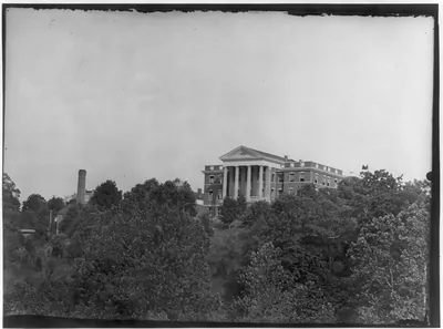 [Reid Hall in summer, W&L Univ., Lexington, Va.]