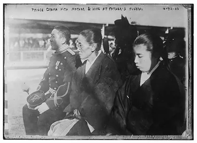 Prince Oyama with mother & wife at father's funeral