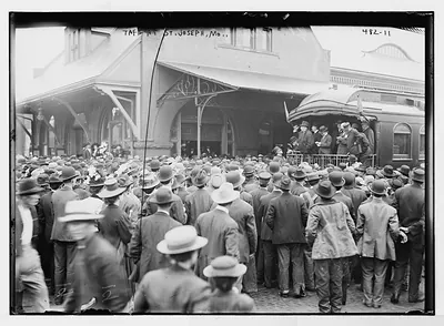 Taft campaign train, St. Joseph, MO.