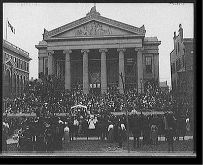 Rex receiving the key at City Hall, Mardi Gras day, New Orleans, La.