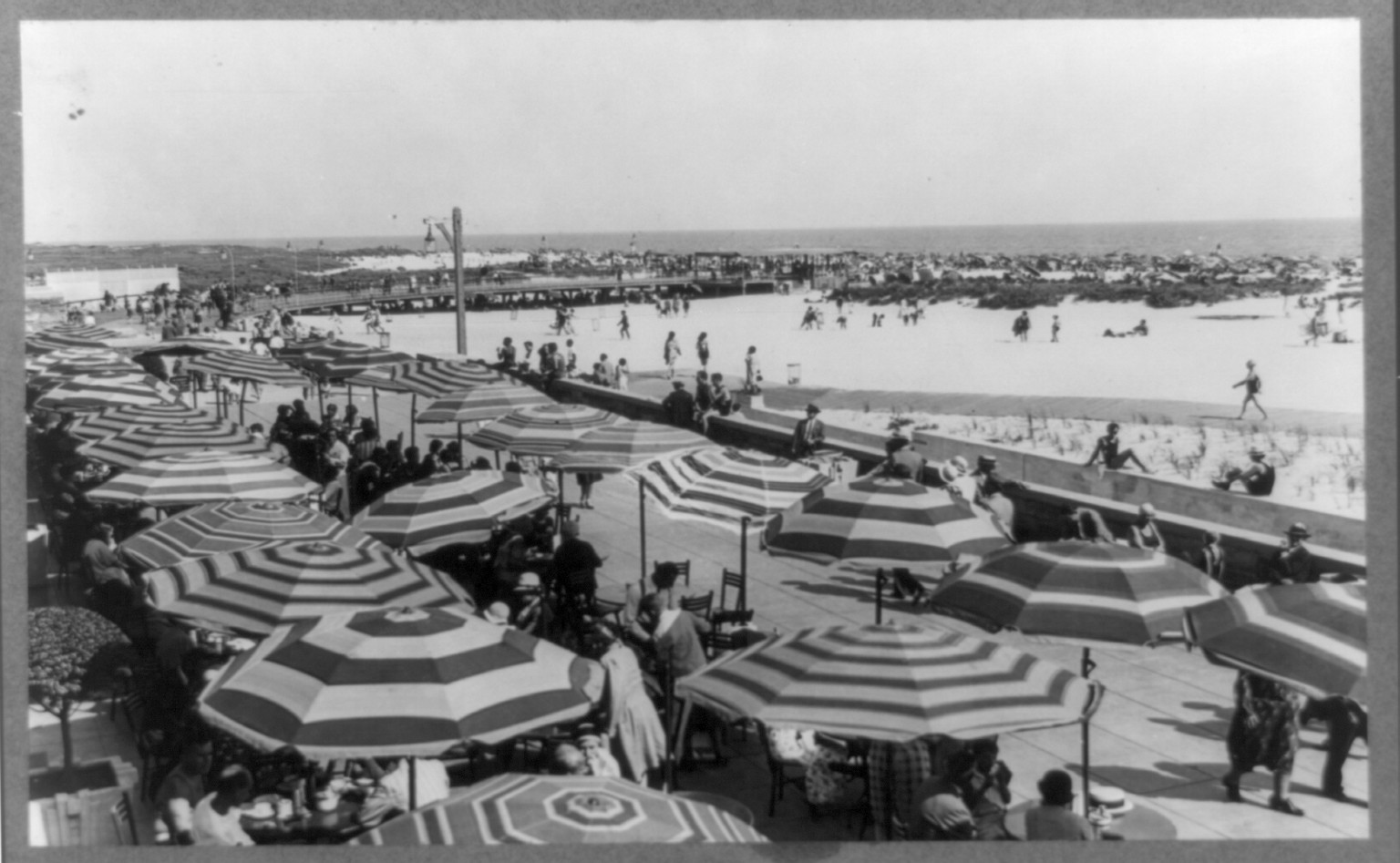 New York, Jones Beach, 1931--Outdoor restaurant, 1931 — historic photograph
