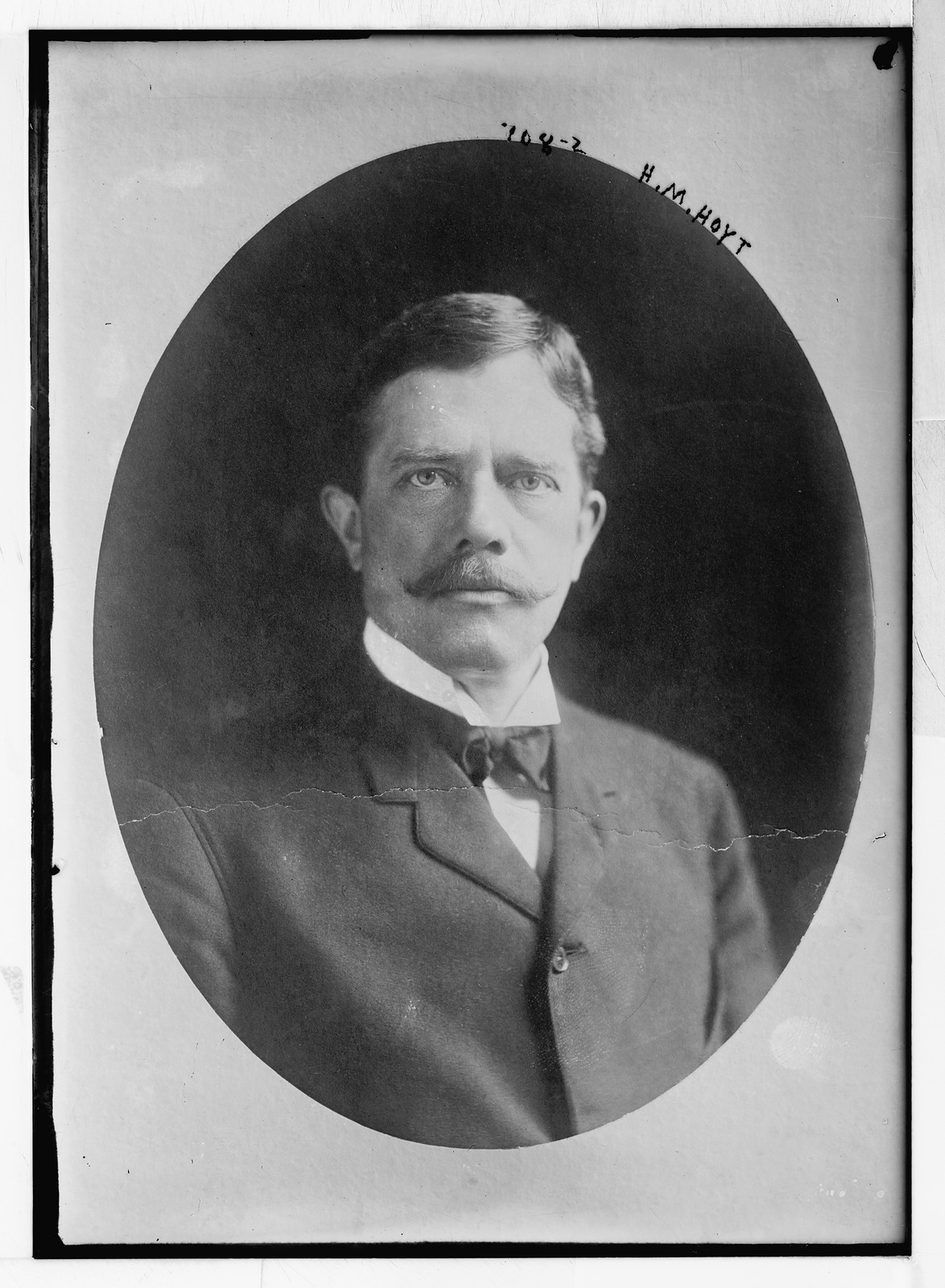 H.M. Hoyt, cameo portr., 12/4/08. — historic photograph