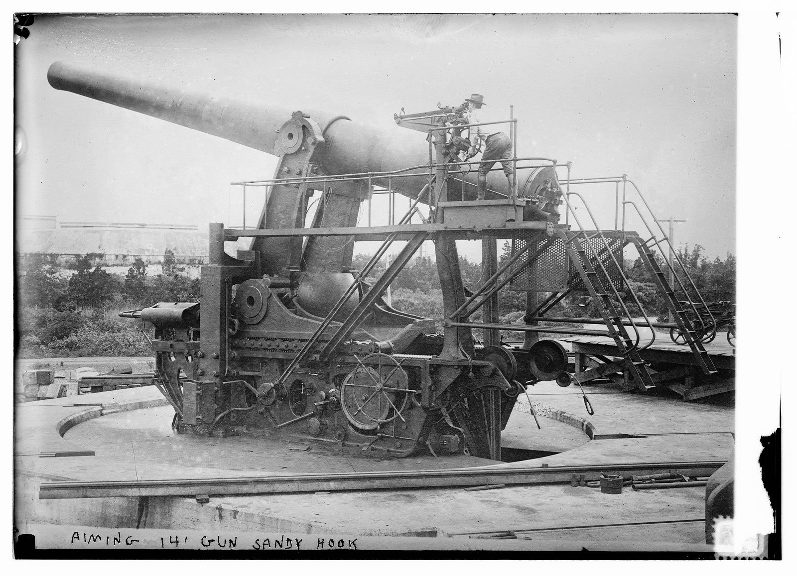 Aiming 14" gun -- Sandy Hook, n/a — historic photograph