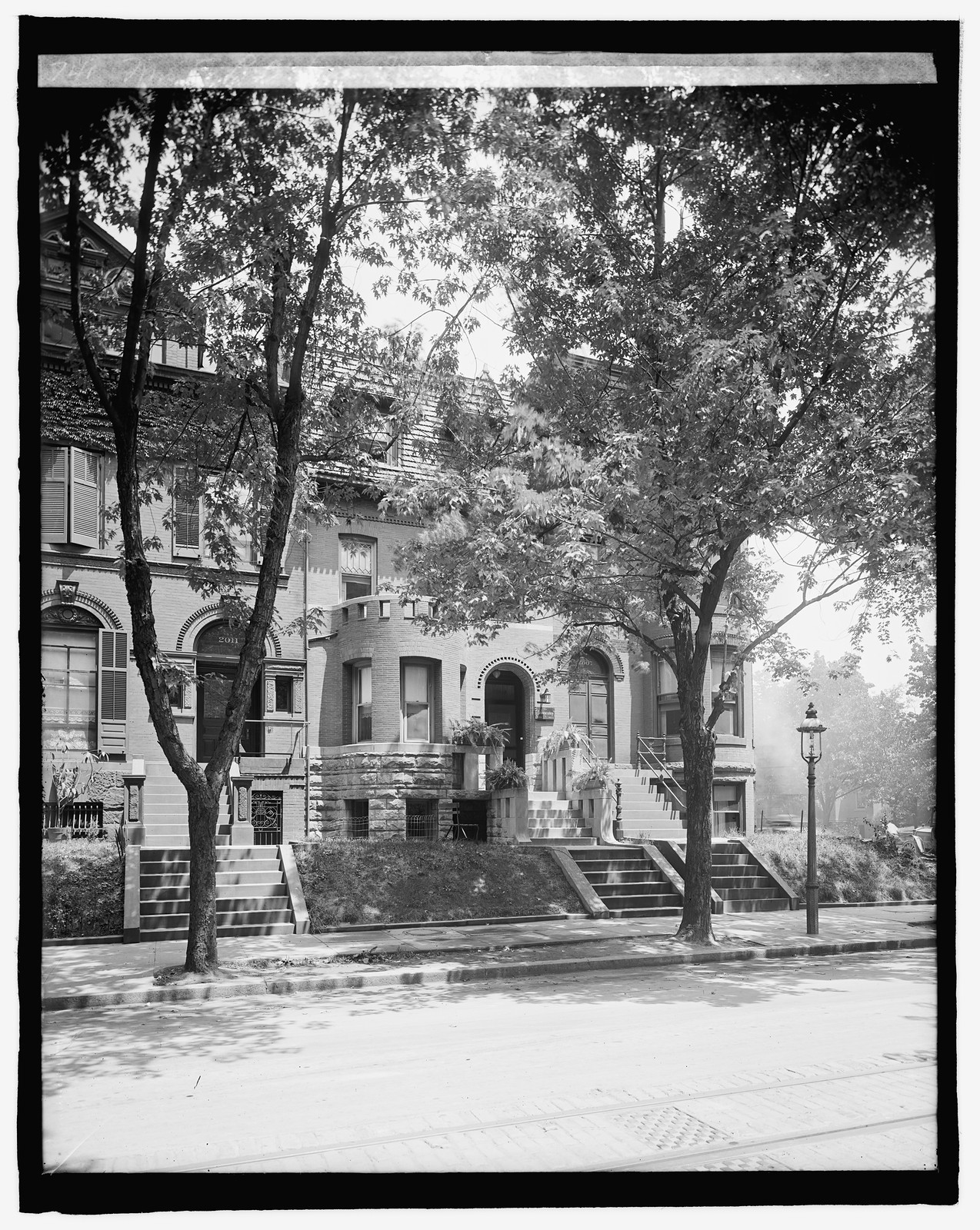 Mrs. E.L. O'Leary house, [between 1910 and 1925] — historic photograph