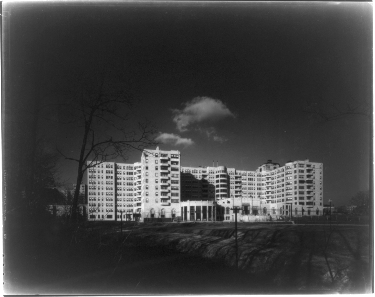 [Shoreham Hotel, Washington, D.C.: exterior], [1930s] — historic photograph