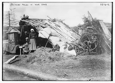 Russian Poles in war zone