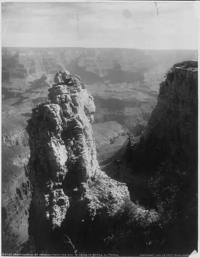 Grand Canyon of Arizona from the rim in front of Hotel El Tovar