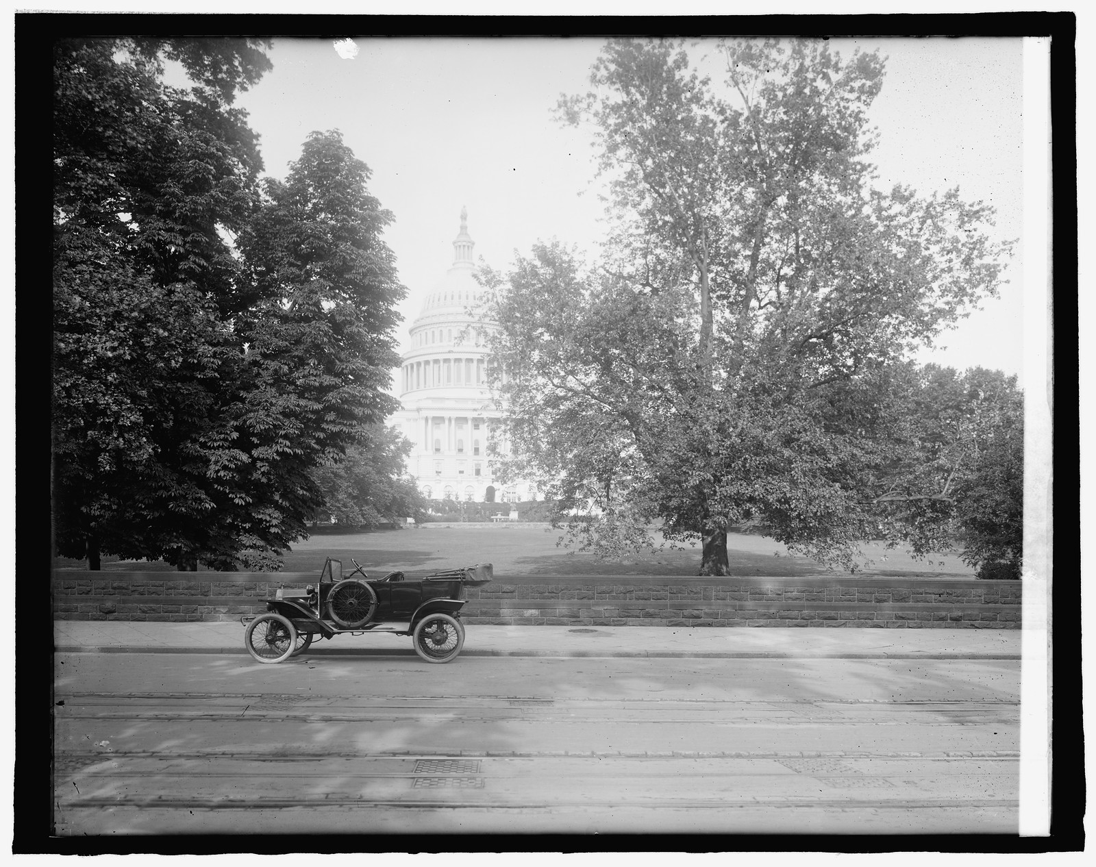Capitol, [Washington, D.C.], [between 1910 and 1925] — historic photograph
