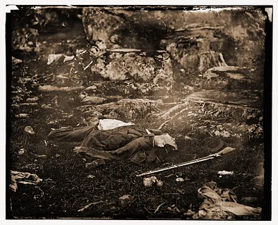 Gettysburg Pennsylvania. Dead Confederate sharpshooter in The devils den.
