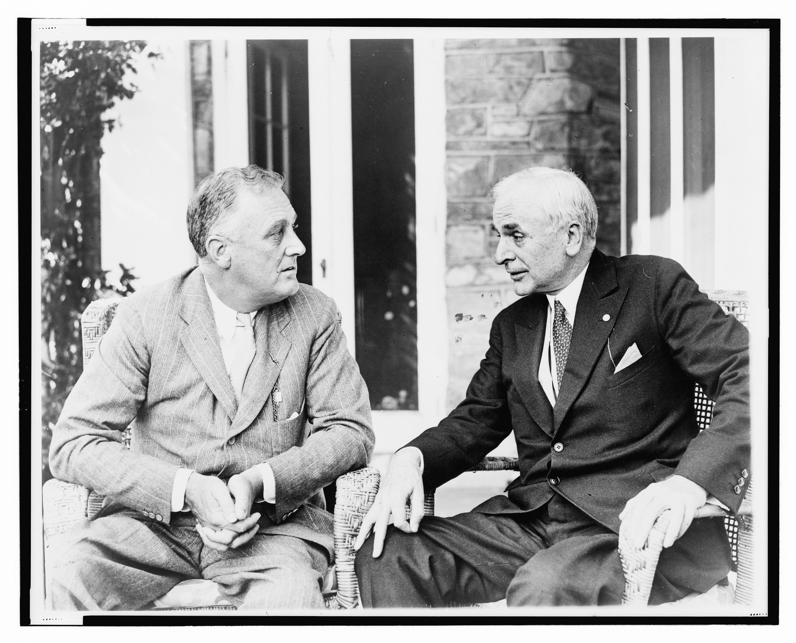 Hull confers with Roosevelt — historic photograph