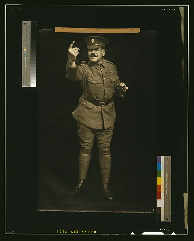 [Soldier beckoning] / printed by David Allen & Sons Ld. Harrow, Middlesex.