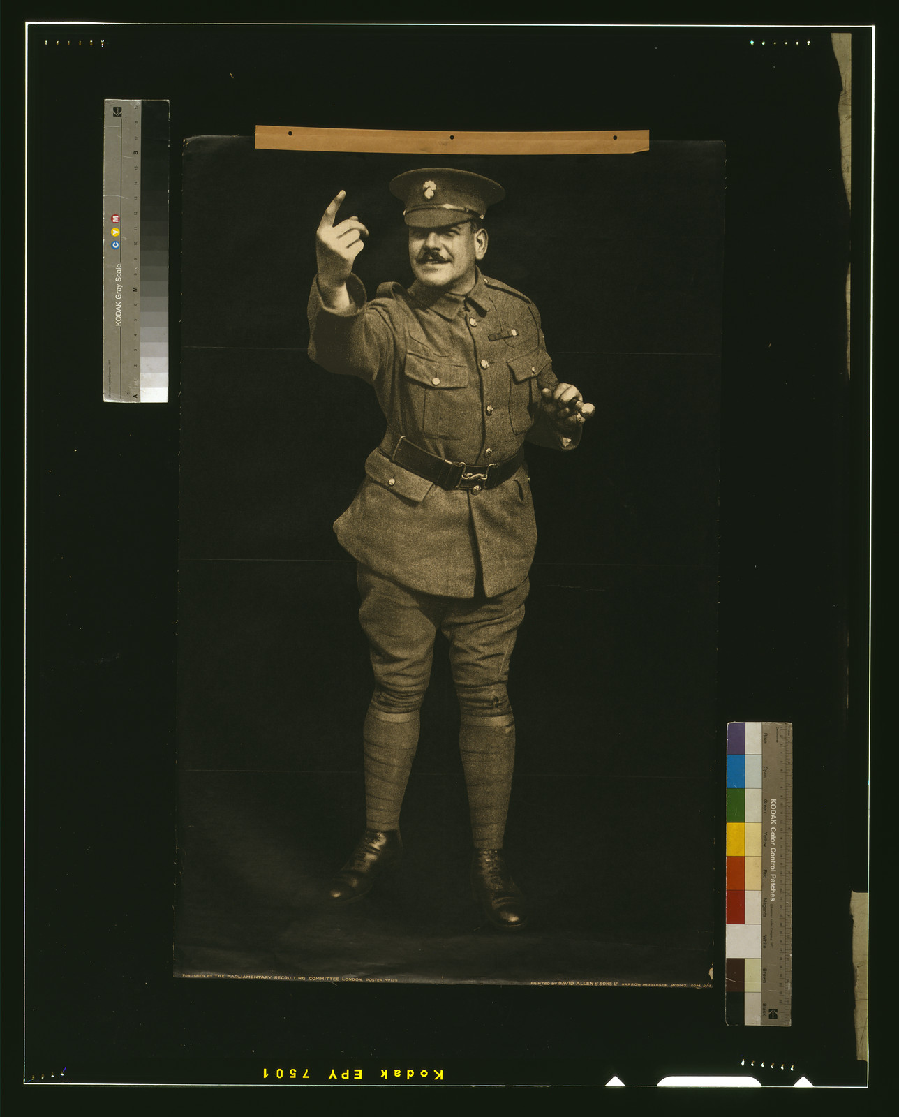 [Soldier beckoning] / printed by David Allen & Sons Ld. Harrow, Middlesex., London : Parliamentary Recruiting Committee, [1915] — vintage poster