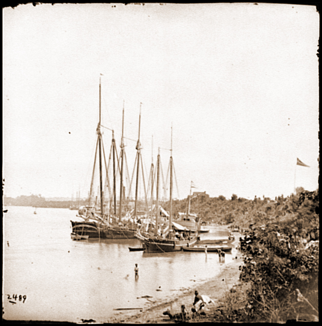 White House Landing Va. View down river with supply vessels, 1862 — historic photograph