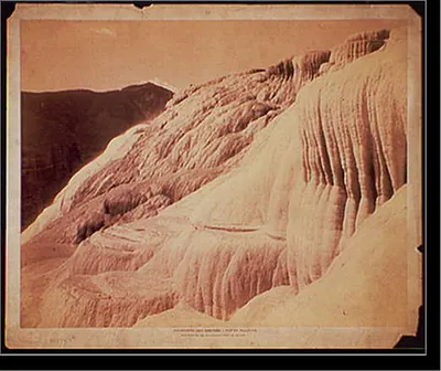 Mammoth Hot Springs, top of pulpits