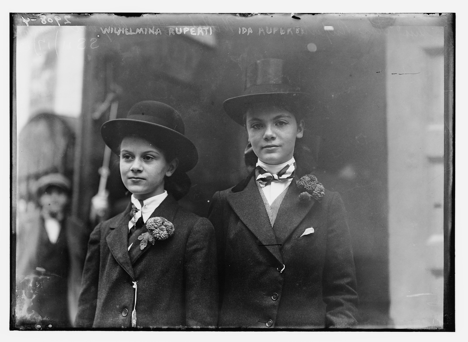 Wilhelmina Ruperti and Ida Ruperti, n/a — historic photograph