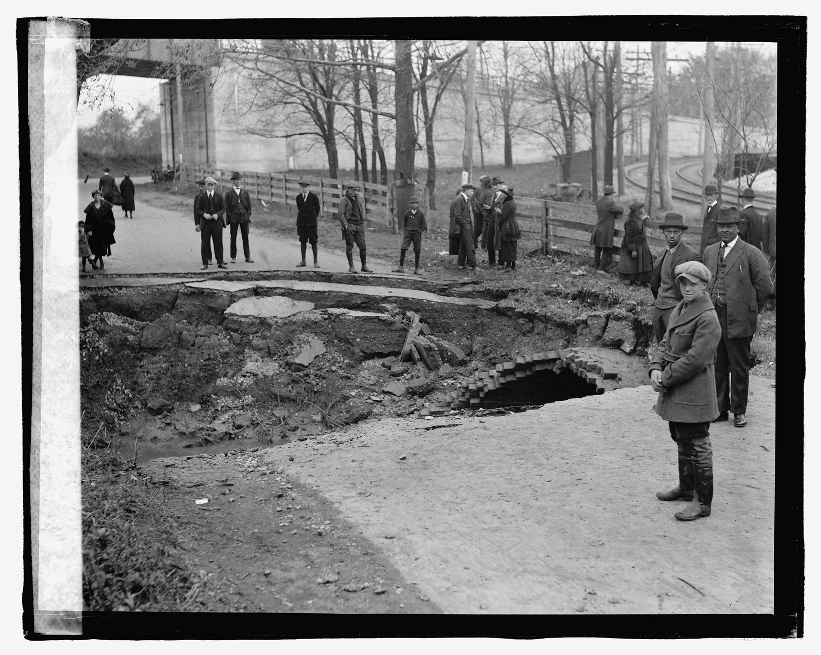 Flood, [4/30/23], [1923 April 30] — historic photograph