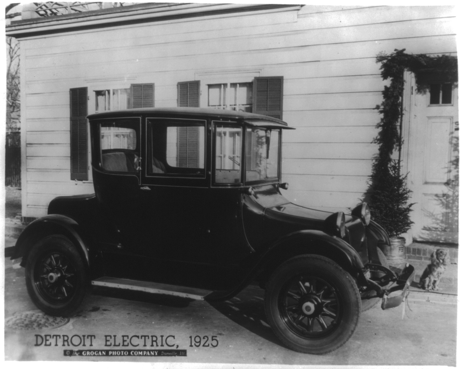 Detroit Electric, 1925 [automobile] — historic photograph