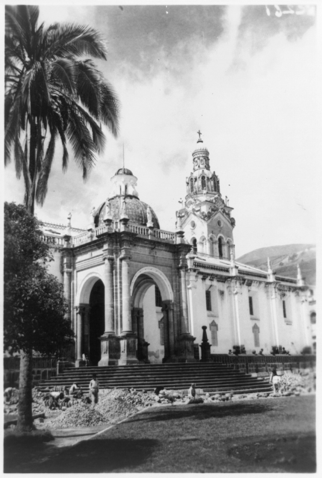 Catedral, Quito, Pichincha district, Ecuador, [between 1930 and 1950] — historic photograph