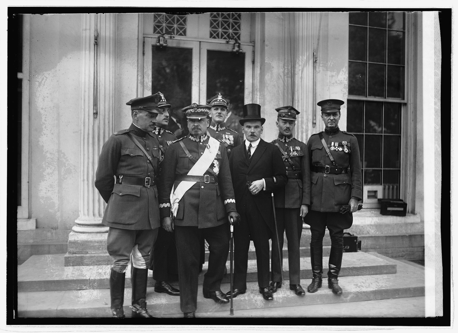 Jos. Haller group, 10/8/23, [19]23 October 8. — historic photograph
