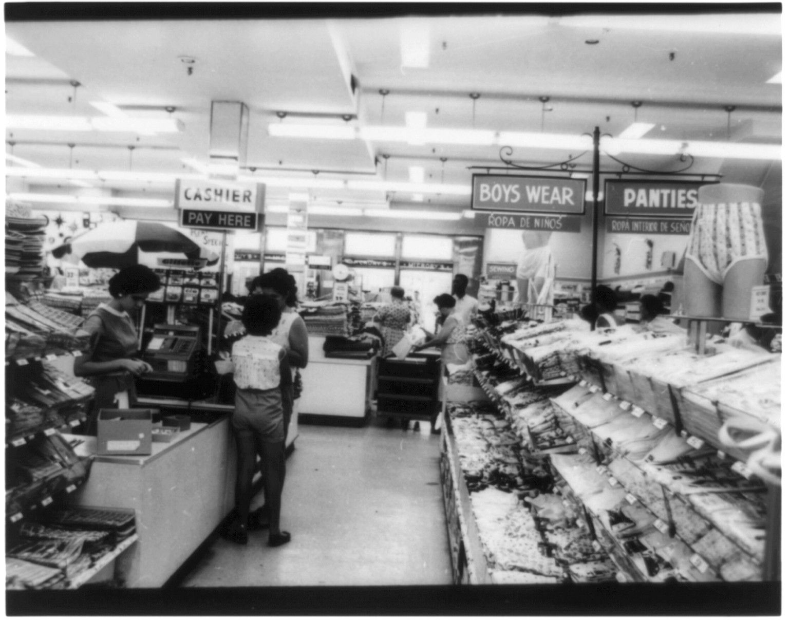 Cuban refugees [in department store] in Miami, 1962, 1962 — historic image