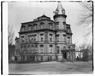 [...] Castle [...] Dupont Circle