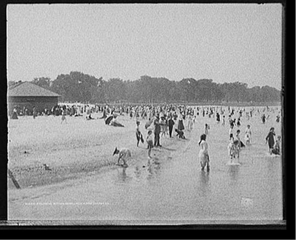 Children's bathing beach, Lincoln Park, Chicago, Ill., c1905. — historic photograph
