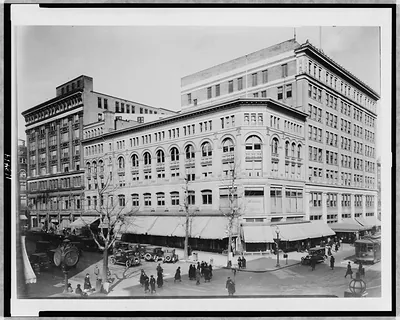 [Exterior of Woodward & Lothrop department store, Washington, D.C.]