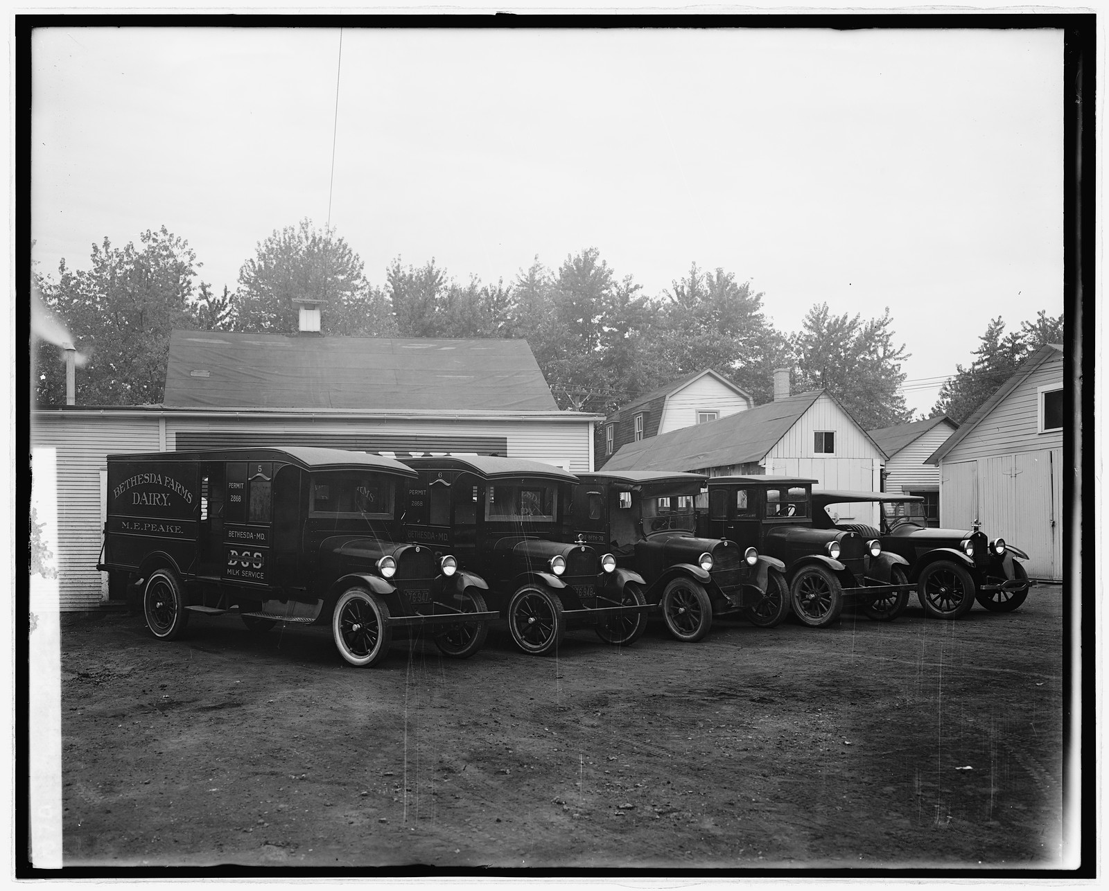 Semmes Motor Co. Bethesda Farms Dairy" [trucks]", [between 1910 and 1926] — historic photograph