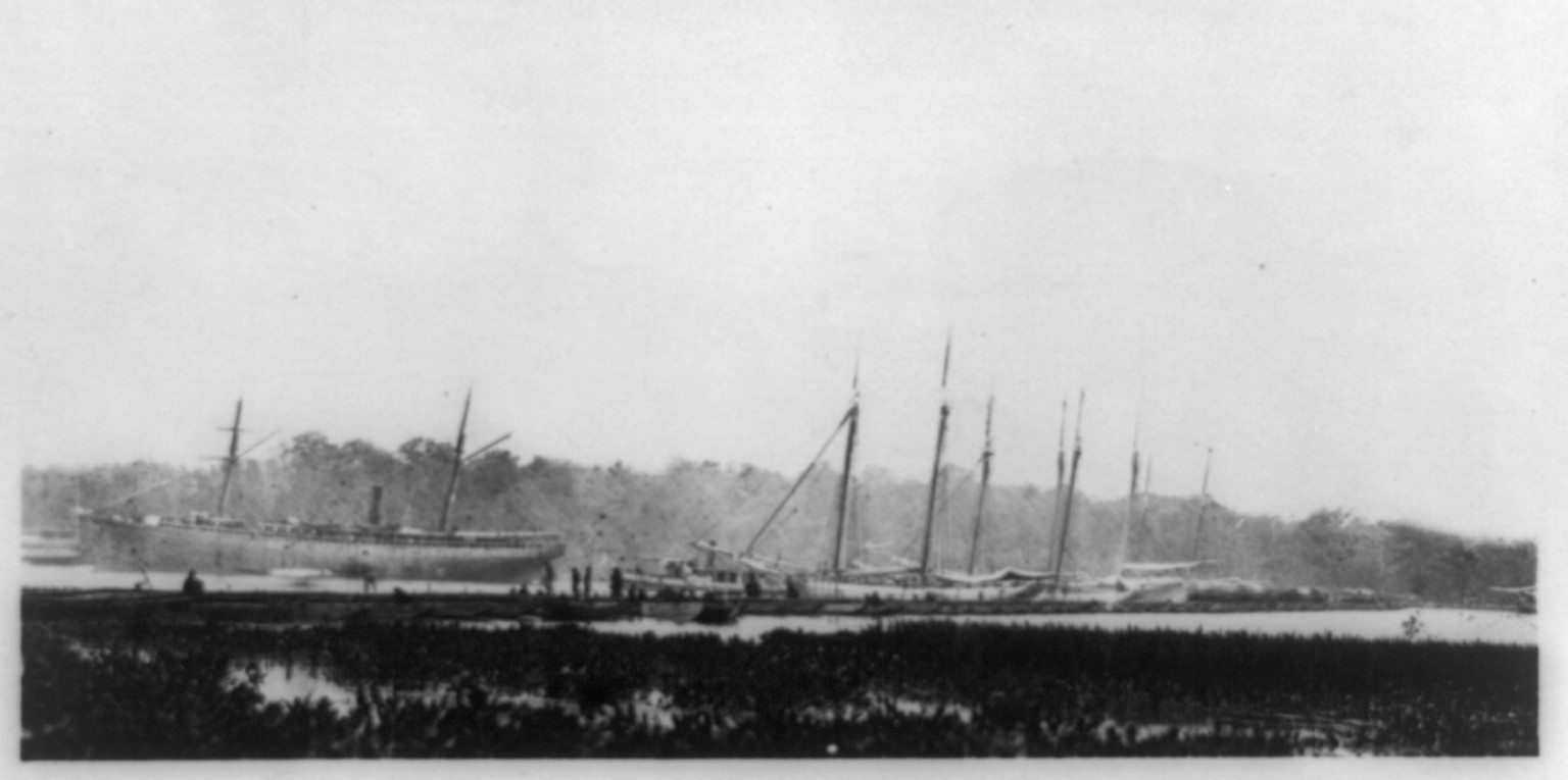Pontoon Bridge across James River at Powhatan Point on which Army of Potomac crossed, June 1864, [ca. 1864] — historic photograph