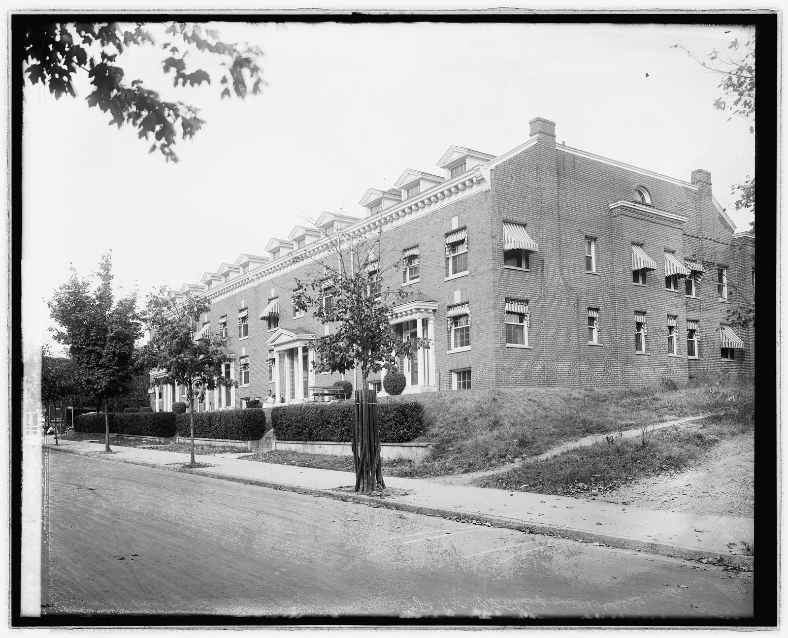 2201 to 7 Champlain, [Washington, D.C.], [between 1921 and 1922] — historic photograph
