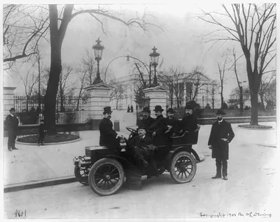 [D.C. Wash. - White House - 7 officers of Caning Machinery & Supplies Ass'n posed in auto in front of White House]