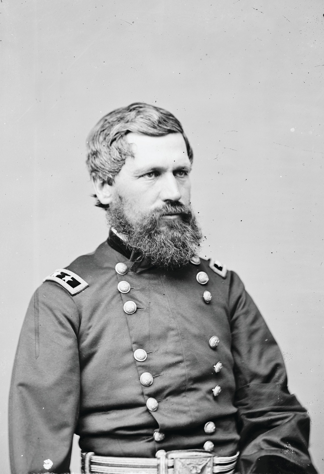 Bearded Civil War officer in uniform, studio portrait — historic image