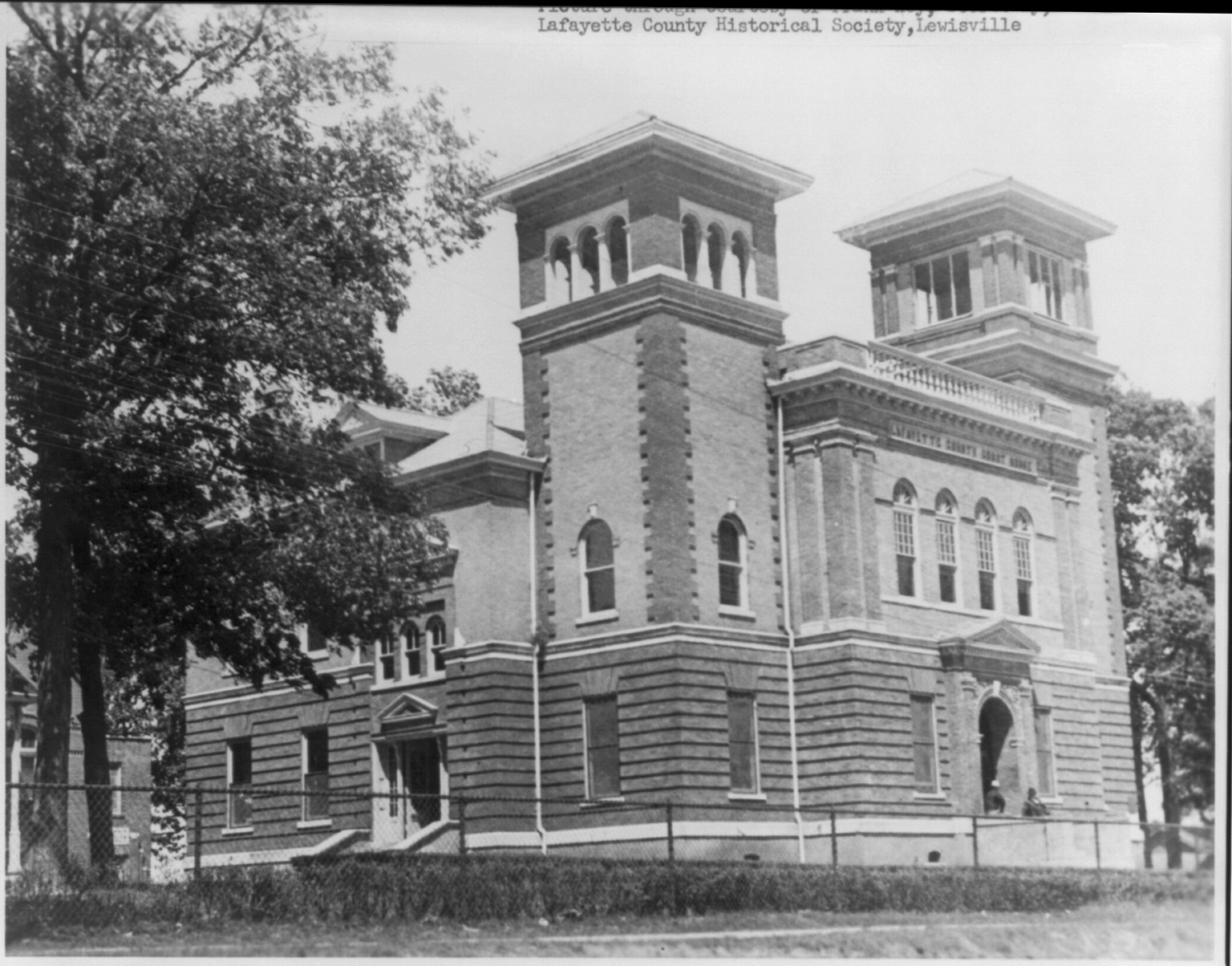 [Arkansas courthouses]: Lewisville, Lafayette Co., built in 1892 - demolished 1942, [no date recorded on caption card] — historic photograph