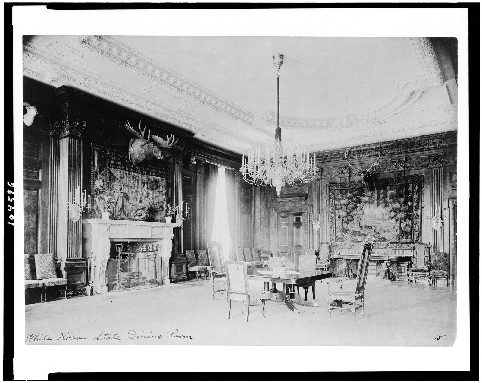 White House State Dining Room / Frances Benjamin Johnston., [between 1889 and 1906] — historic photograph