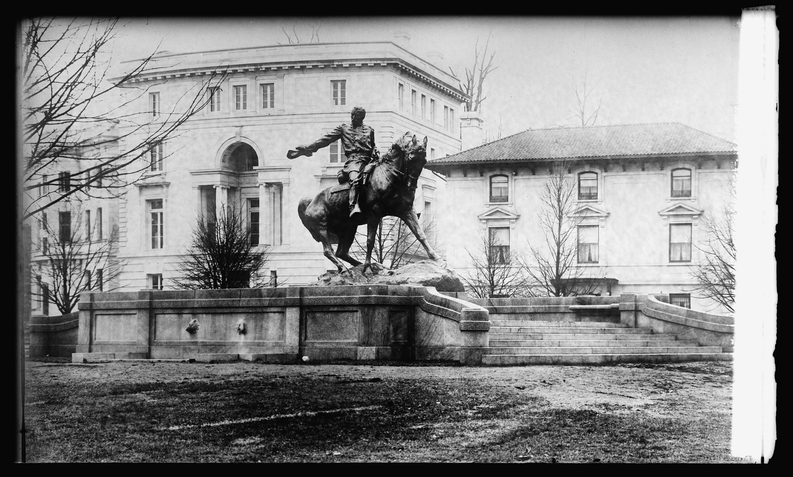 Sheridan statue, [between 1918 and 1920] — historic photograph