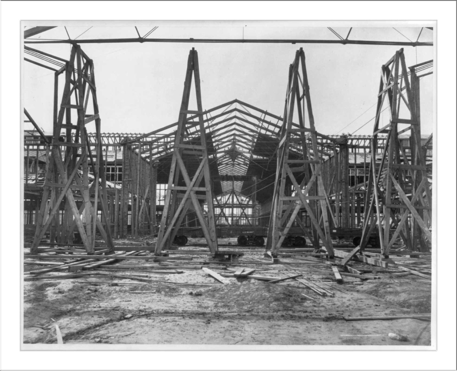 Centennial Exhibition, Philadelphia, 1876: Mach. Hall, transept, Sept. 18, 1875, 1875 — historic photograph