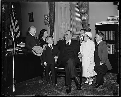 Vintage Portrait - Washington DC - No midget lap-sitting for Speaker