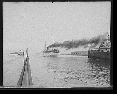 [Departing steamers, Detroit & Cleveland Navigation Co. dock, Cleveland, Ohio]